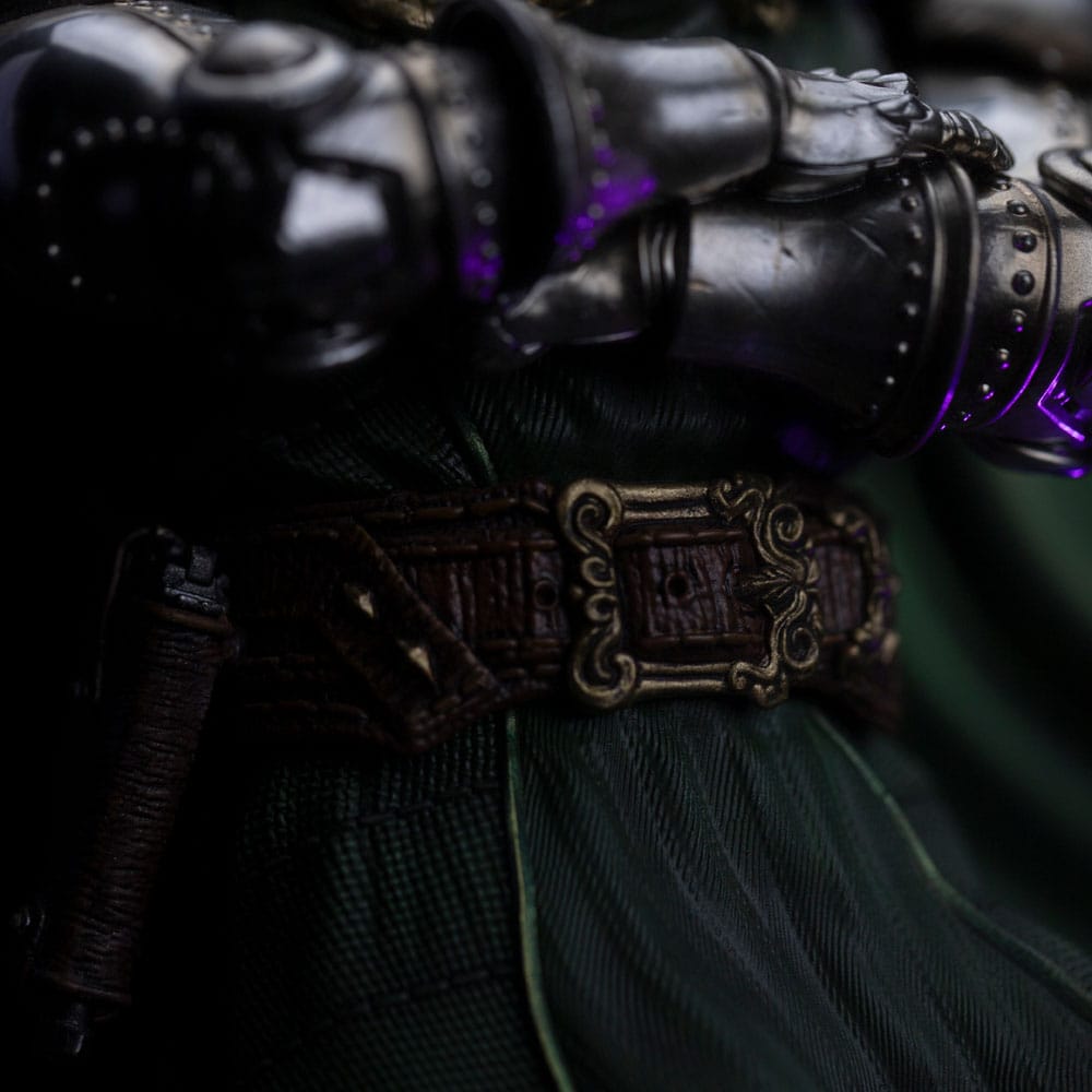 The Infinity Gauntlet Marvel Legends Diorama Statue Doctor Doom Deluxe Edition Iron Studios