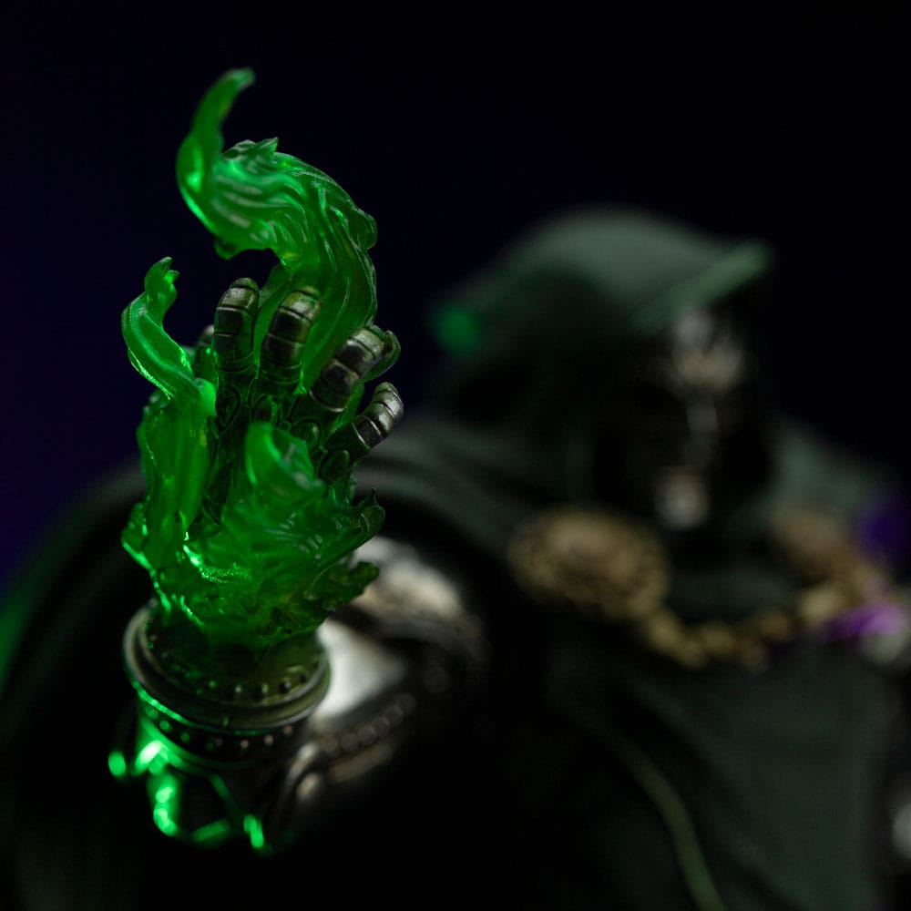 The Infinity Gauntlet Marvel Legends Diorama Statue Doctor Doom Deluxe Edition Iron Studios