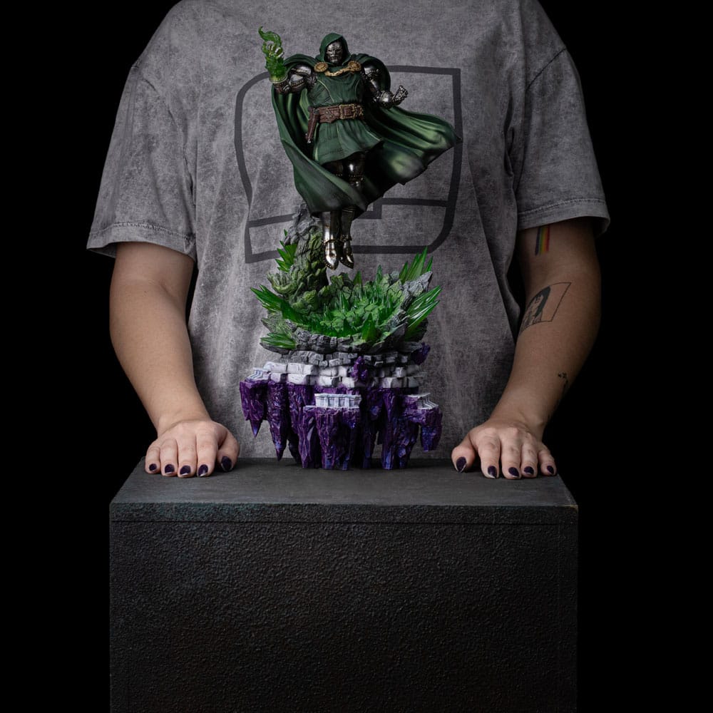 The Infinity Gauntlet Marvel Legends Diorama Statue Doctor Doom Deluxe Edition Iron Studios