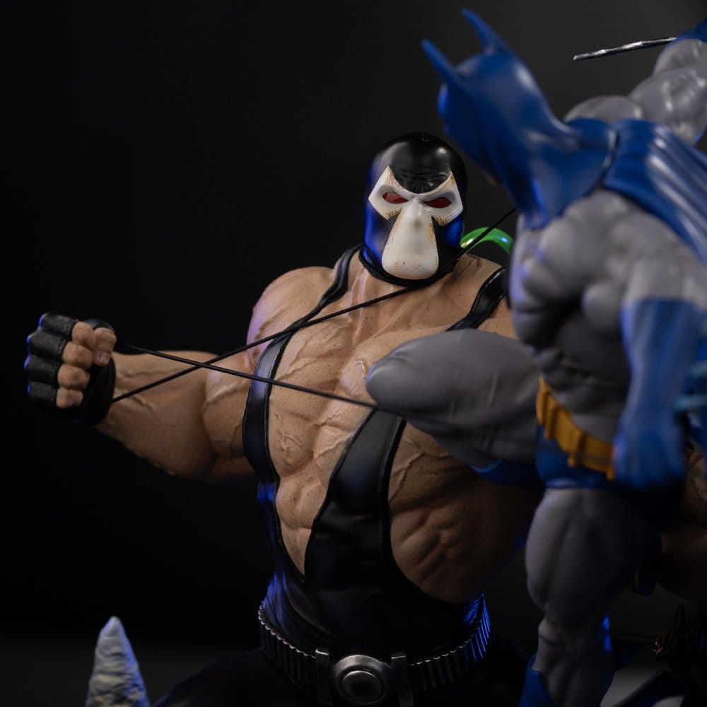 DC Comics Diorama Batman vs Bane Iron Studios