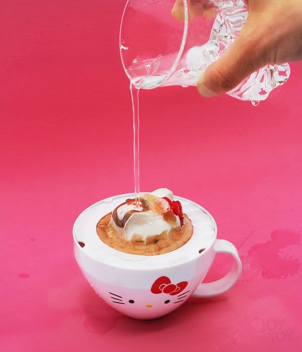 Sanrio Squishy Figures Hello Kitty Cappuccino Display 8 Joy Toy (IT)