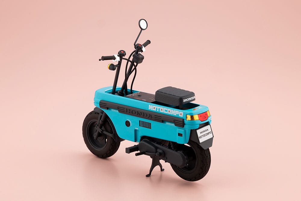 Megami Device Buster Doll Series Plastic Model Kit 1/1 Knight Alice with Honda AB12 Motocompo Kotobukiya