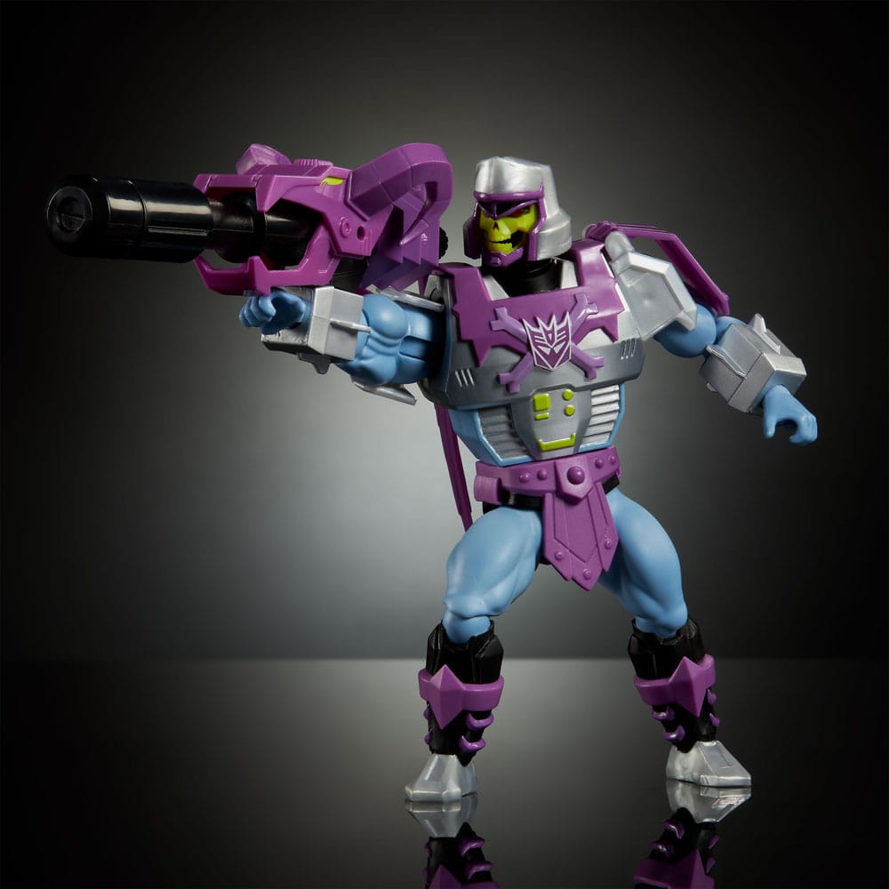 Masters of the Universe x Transformers Action Figure Megatron Armor Skeletor heo European Exclusive Mattel