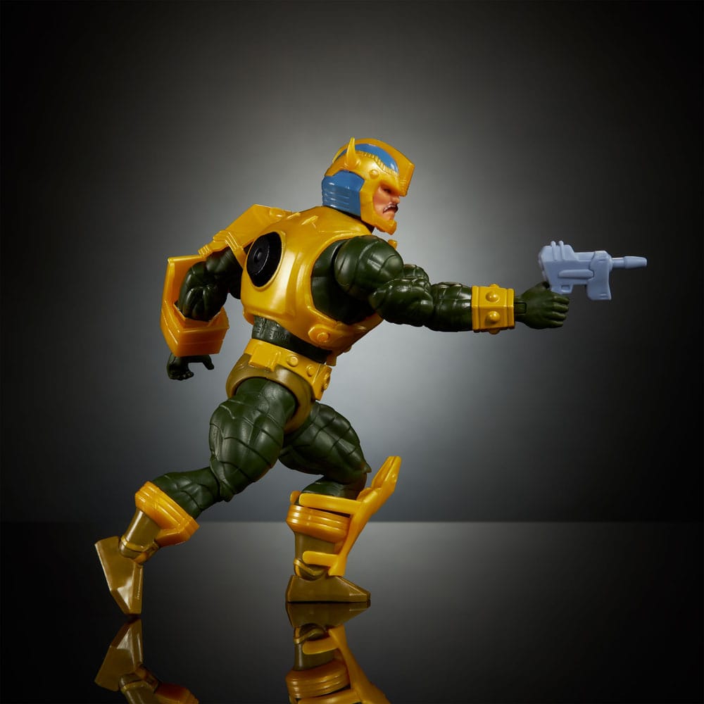 Masters of the Universe x Transformers Action Figure Bumblebee Armor Man At Arms heo European Exclusive Mattel