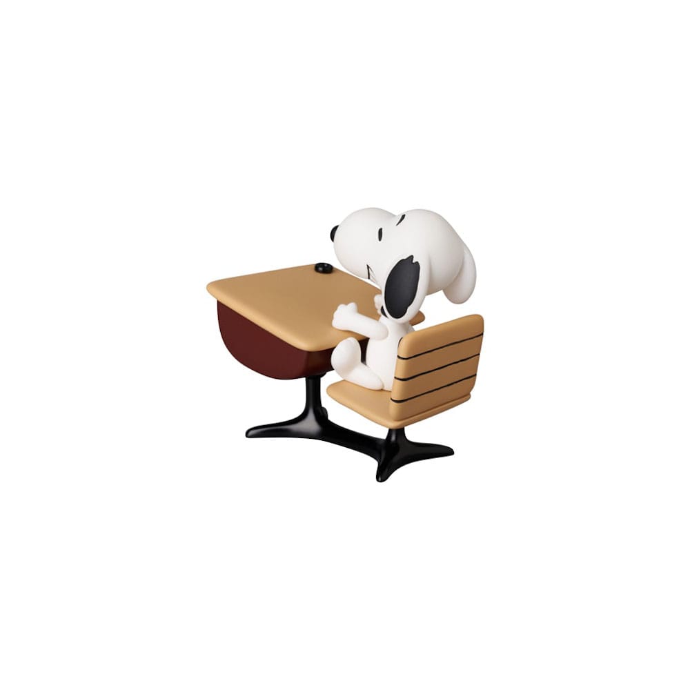 Peanuts UDF Series 18 Mini Figure Snoopy with desk Medicom