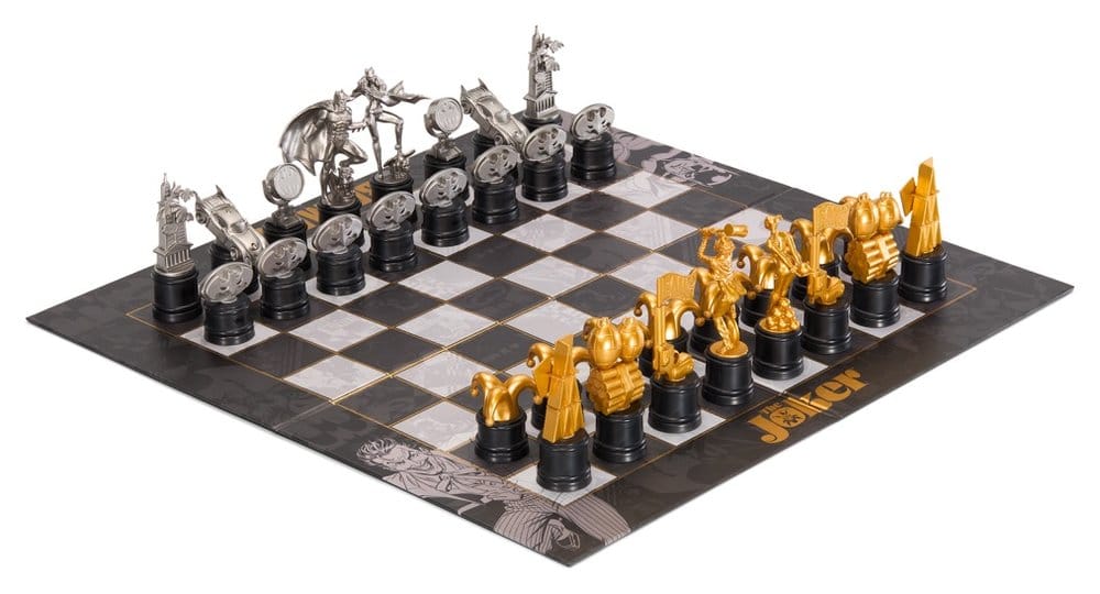 DC Comics Chess Set Batman vs. The Joker Noble Collection