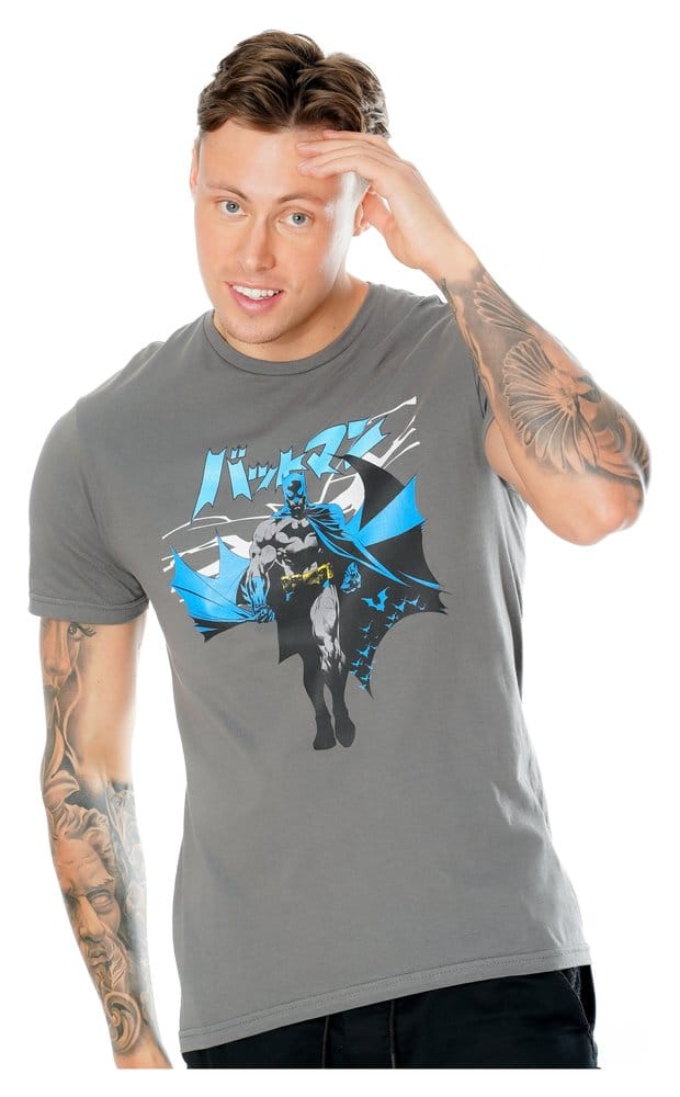 DC Comics T Shirt Batman Manga Cape Size XL CID