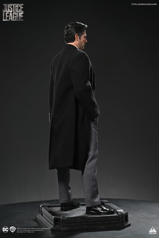 Justice League Statue Bruce Wayne Ben Affleck Queen Studios