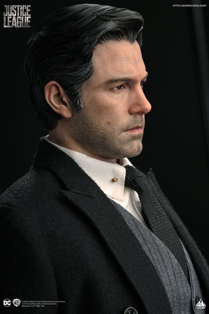 Justice League Statue Bruce Wayne Ben Affleck Queen Studios