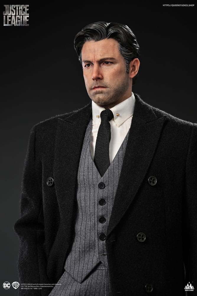 Justice League Statue Bruce Wayne Ben Affleck Queen Studios