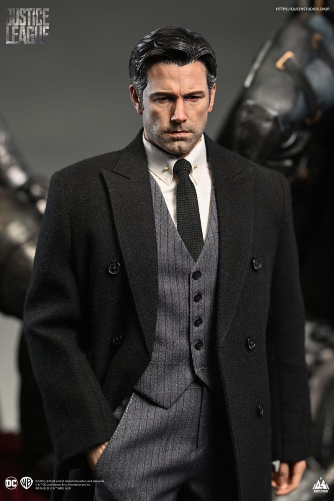 Justice League Statue Bruce Wayne Ben Affleck Queen Studios