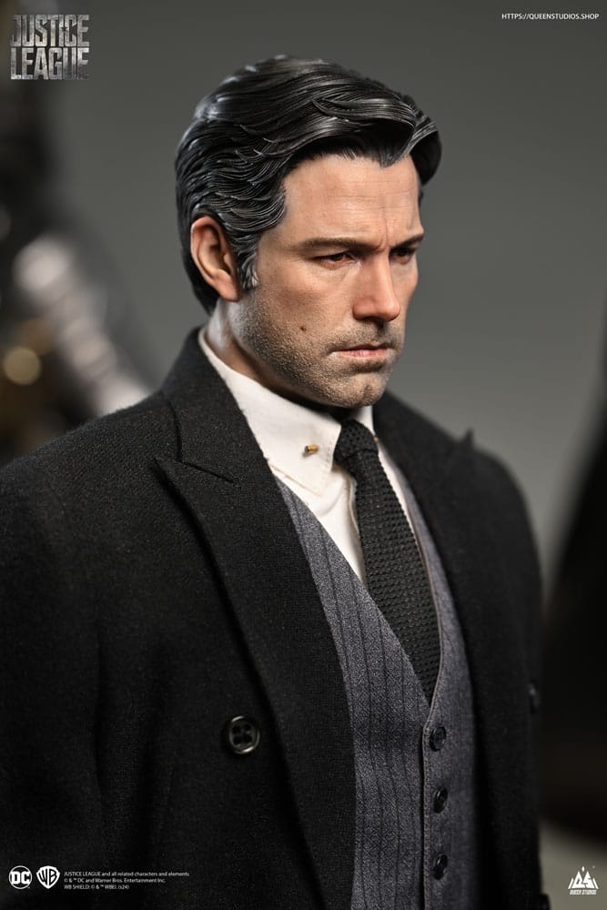 Justice League Statue Bruce Wayne Ben Affleck Queen Studios