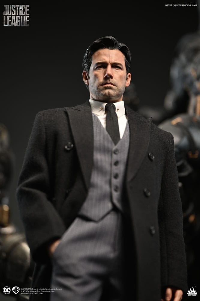 Justice League Statue Bruce Wayne Ben Affleck Queen Studios