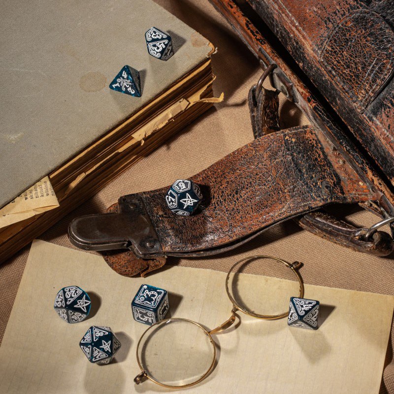 Call of Cthulhu Dice Set Abyssal & White 7 Q Workshop