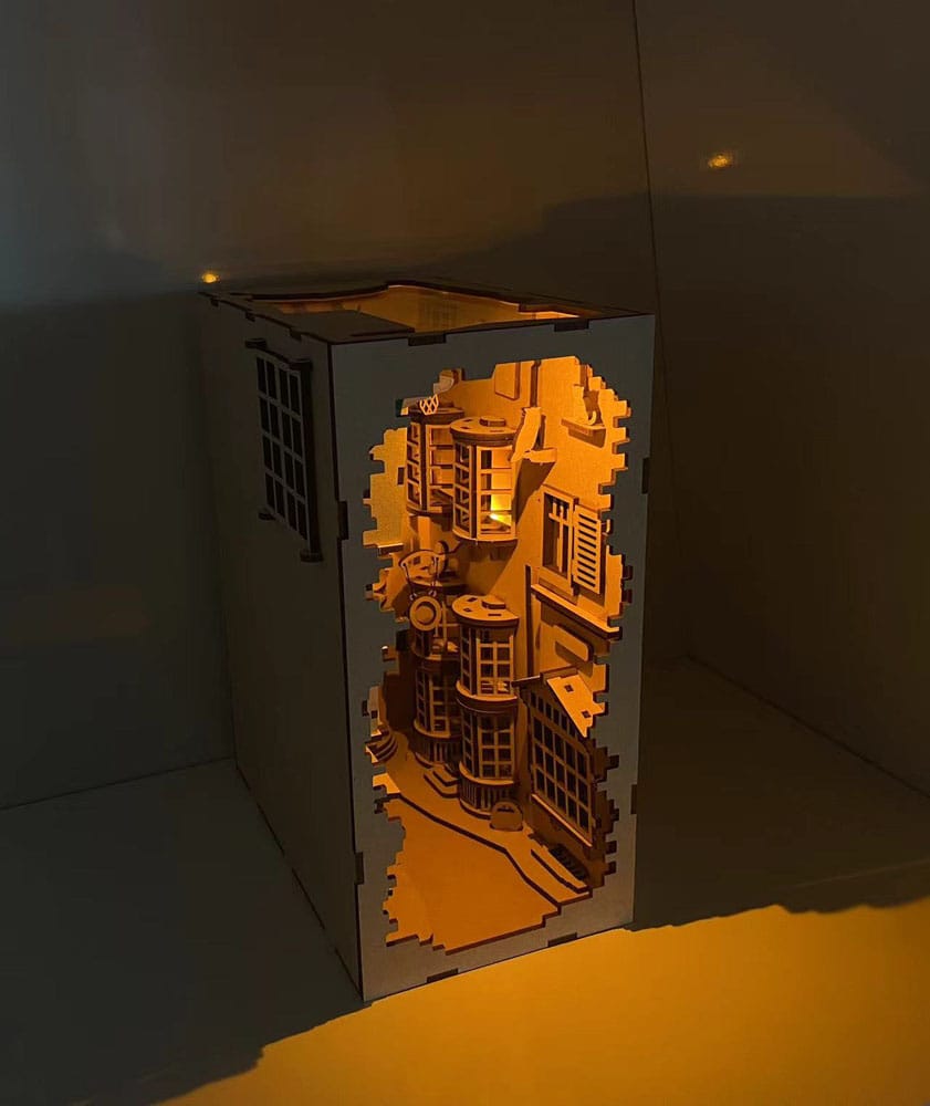 Harry Potter Tiny Adventures Book Nook Mini Diorama Diagon Alley Revell
