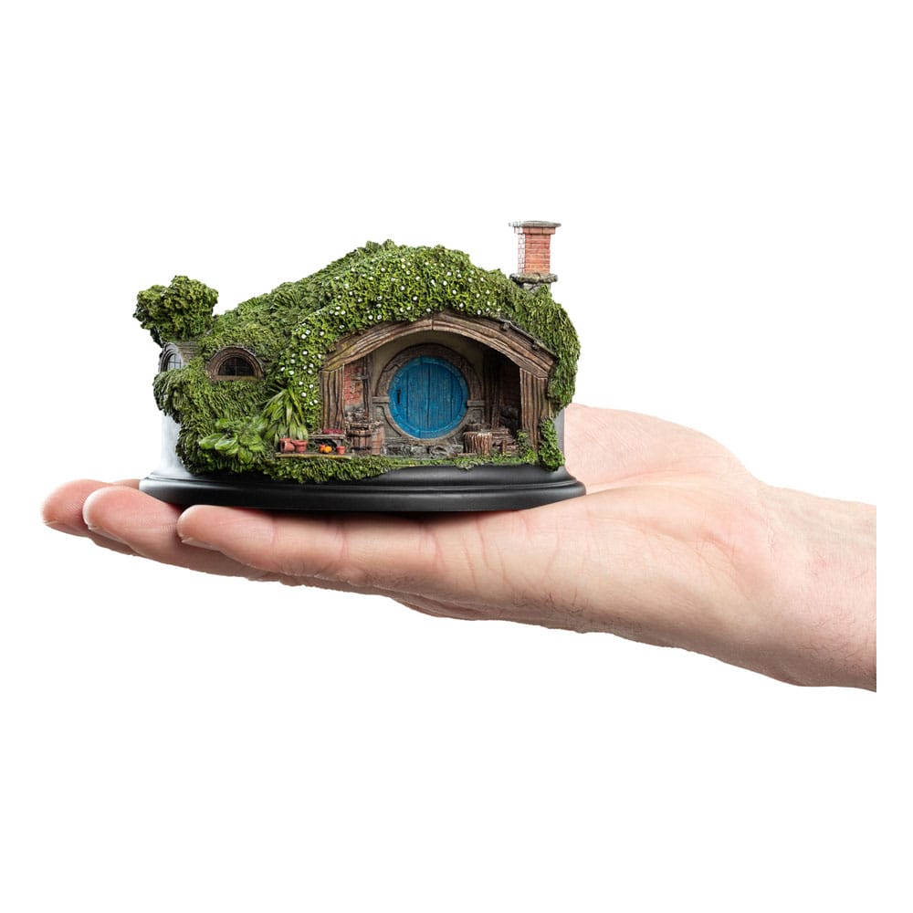 The Hobbit Statue Hobbit Hole 1 Hill Lane Weta Workshop
